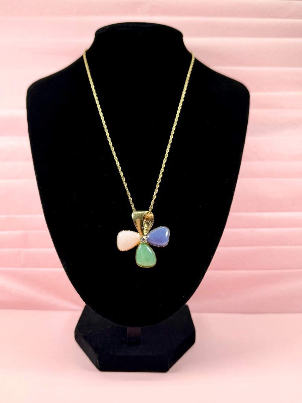 Vintage Avon Tourmaline Impressions Colorful Flower Pendant Gold Tone Necklace